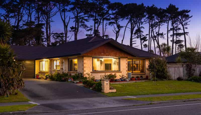 130 Weggery Drive, Waikanae Beach