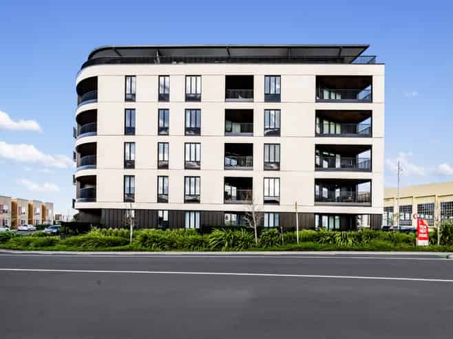 303/2 Launch Road, Hobsonville