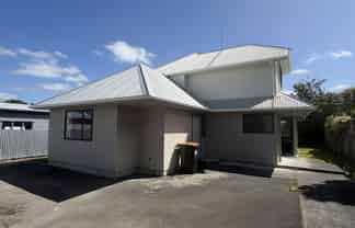 a/24 Hereford Street, West End