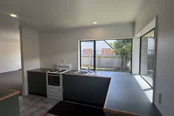 a/24 Hereford Street, West End