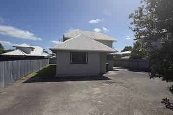 a/24 Hereford Street, West End