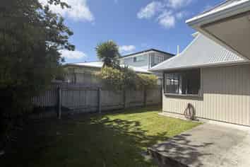 a/24 Hereford Street, West End