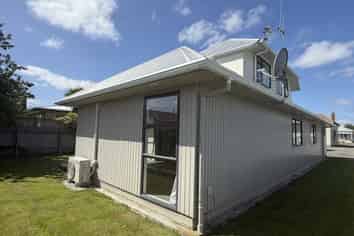 a/24 Hereford Street, West End