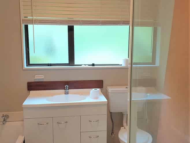 1/51 Singers Road, Korokoro