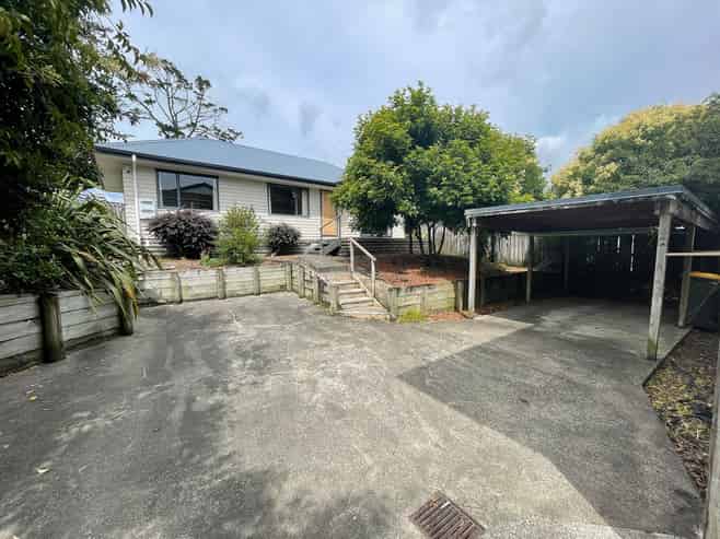 226A Henderson Valley Road, Henderson