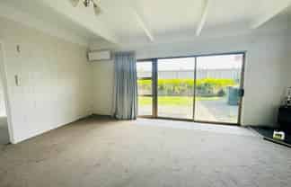 2/22 Marr Road, Manurewa