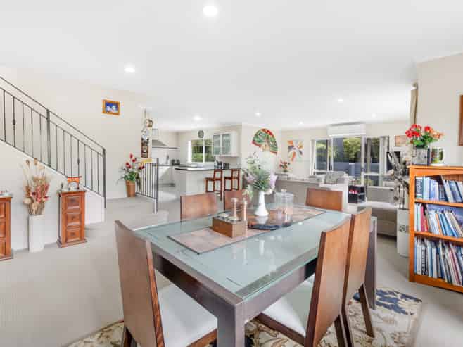 8 Mission Heights Drive, Flat Bush