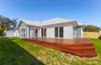 23 Frimley Terrace, Waikanae Beach