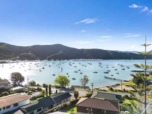 9A Finlay Grove, Waikawa