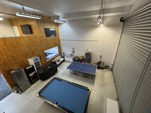 199sqm City Fringe Industrial + 8 Car parks