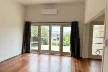 5 The Bluff, Riverside