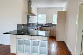 5 The Bluff, Riverside