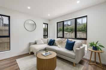 18A Range View Road, Mount Albert
