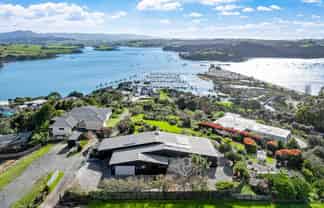 36  Kanuka Road, Sandspit
