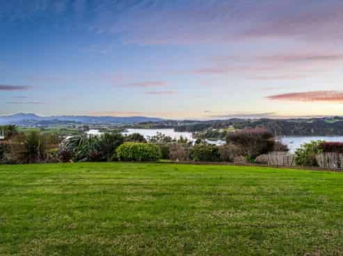 36  Kanuka Road, Sandspit