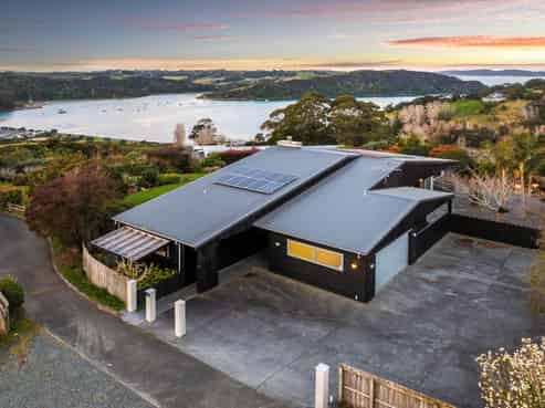 36  Kanuka Road, Sandspit