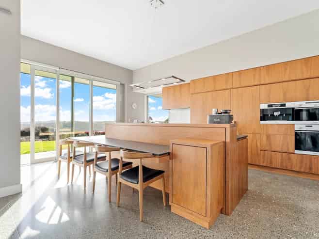 36  Kanuka Road, Sandspit