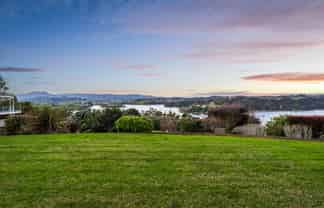 36  Kanuka Road, Sandspit