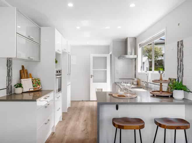 1 Babington Place, Torbay