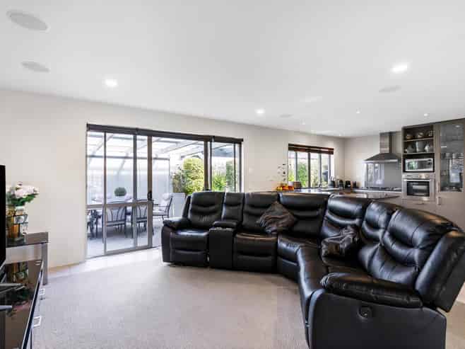 91 Baverstock Road, Flat Bush
