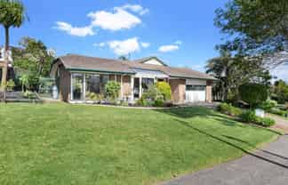 12 Meadowland Drive, Somerville