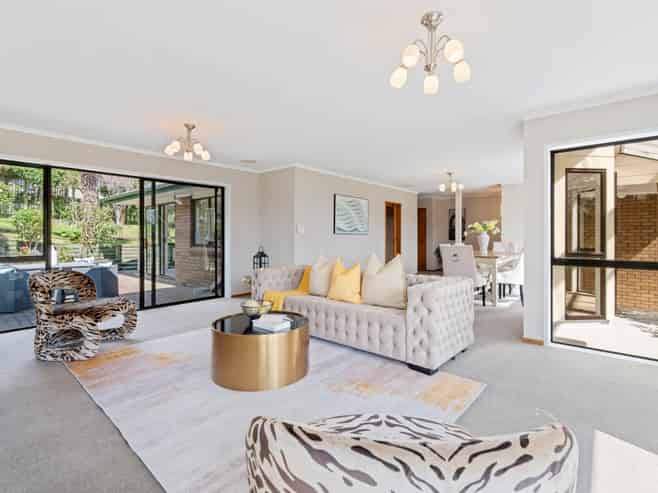 12 Meadowland Drive, Somerville