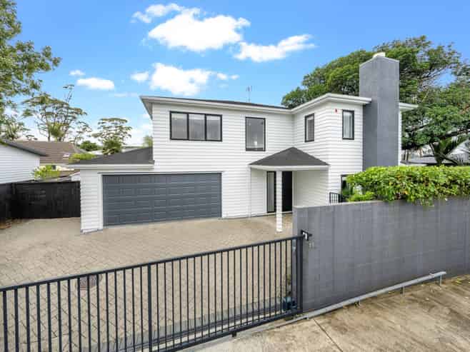 26A  Rowan Road, Epsom