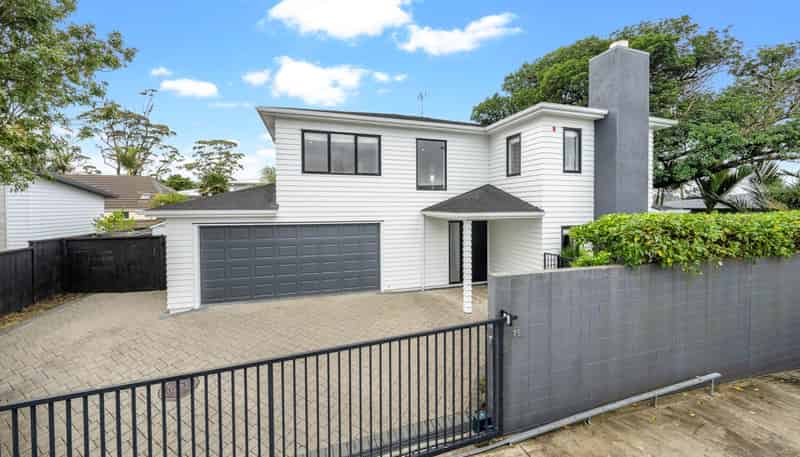 26A  Rowan Road, Epsom