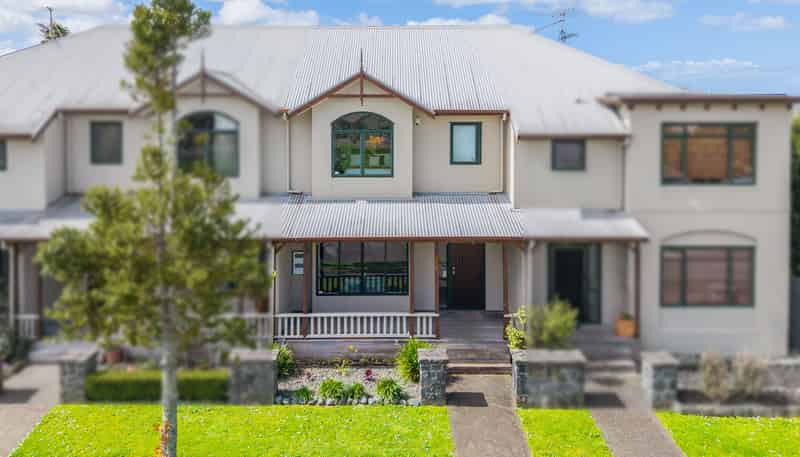 3/8 Tuscany Way, TE ATATU PENINSULA