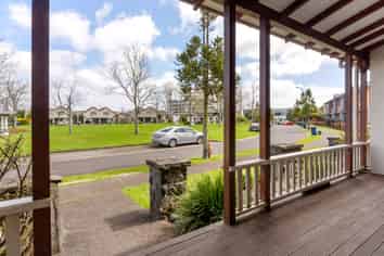 3/8 Tuscany Way, TE ATATU PENINSULA