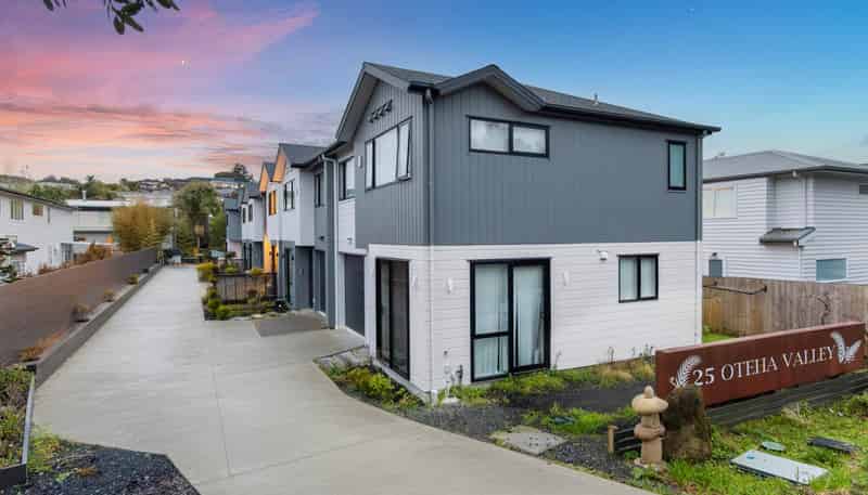 25A,B,C,D, Oteha Valley Road, Northcross
