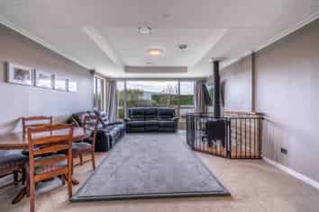 1 Green Lane, Riverton