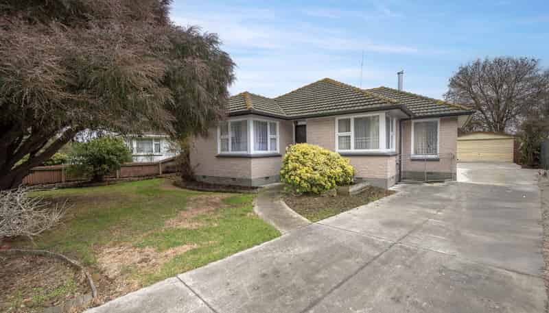 8 Carters Road, Aranui