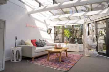17 Wimbledon Way, Remuera