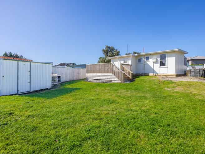9 Ohinemuhu Street, Porangahau