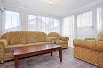 10 Sunnyside Crescent, Papatoetoe