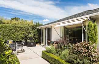 2/22 Strowan Road, Strowan