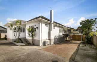 3/56 Te Atatu Road, Te Atatu South