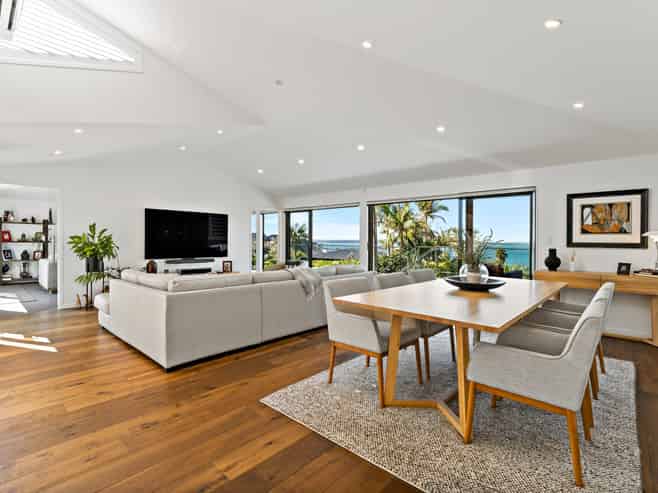 2/16 Marama Street, Castor Bay