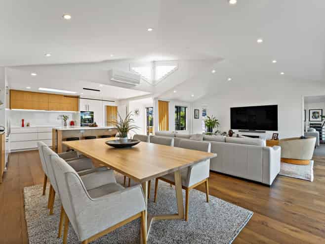 2/16 Marama Street, Castor Bay