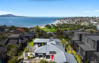 2/16 Marama Street, Castor Bay