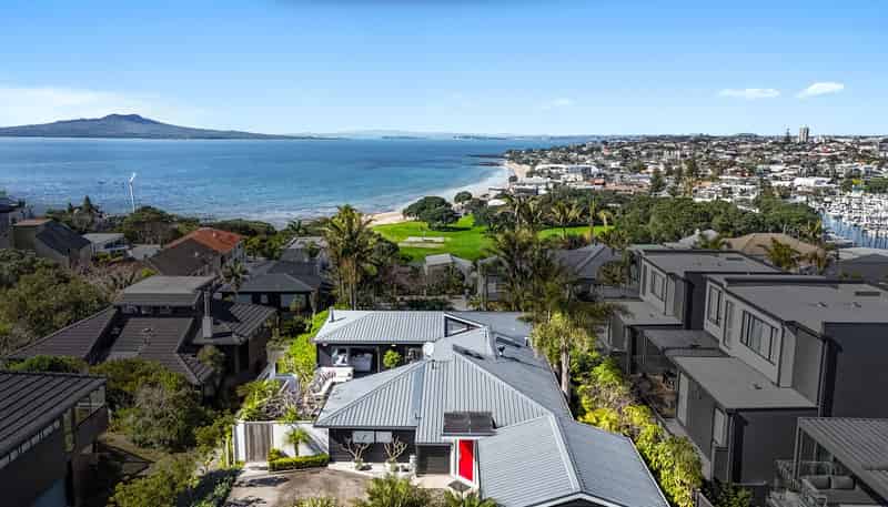 2/16 Marama Street, Castor Bay