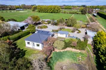 186 Barnes Road, Lincoln