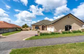 82 Rototuna Road, Rototuna
