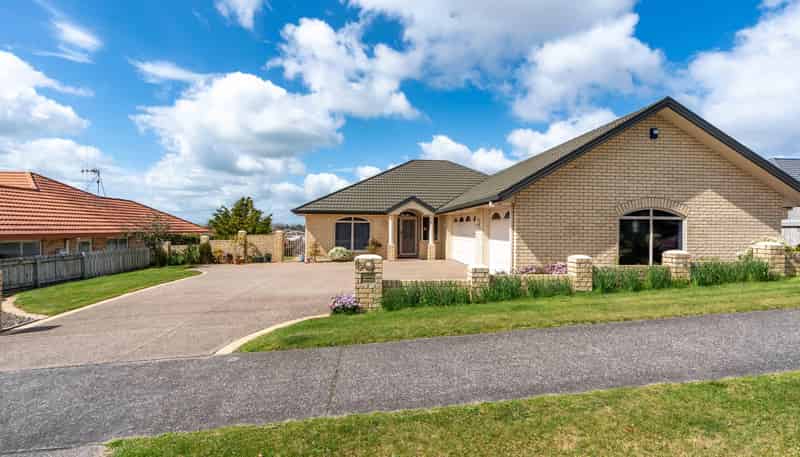 82 Rototuna Road, Rototuna