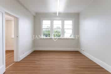 REFURBISHED ORAKEI OFFICE WITH GREAT NATURAL LIGHT
