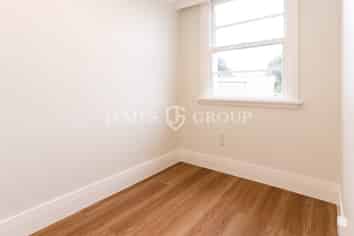 REFURBISHED ORAKEI OFFICE WITH GREAT NATURAL LIGHT