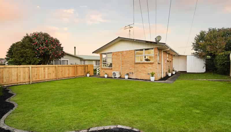 24a Lewis Street, Glenview
