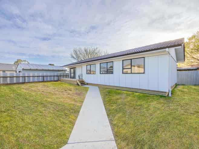 15B Percy Spiller Avenue, Maraenui