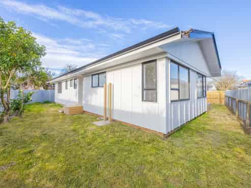 15B Percy Spiller Avenue, Maraenui